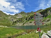 45 Incrocio di sentieri al Lago Grande